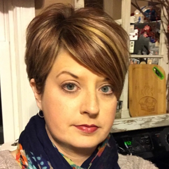 Meet your Posher, Kristen - Picture 1 of 1